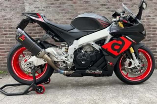 Aprilia RSV 4 R Aprc (2016) thumbnail 4