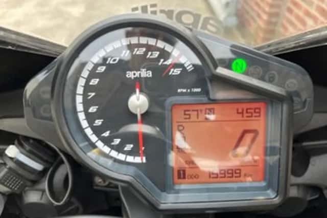 Aprilia RSV 4 R Aprc (2016) thumbnail 6