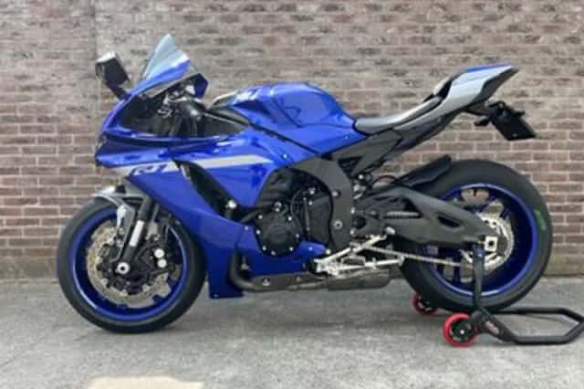 Yamaha YZF-R1 (2021) thumbnail 1