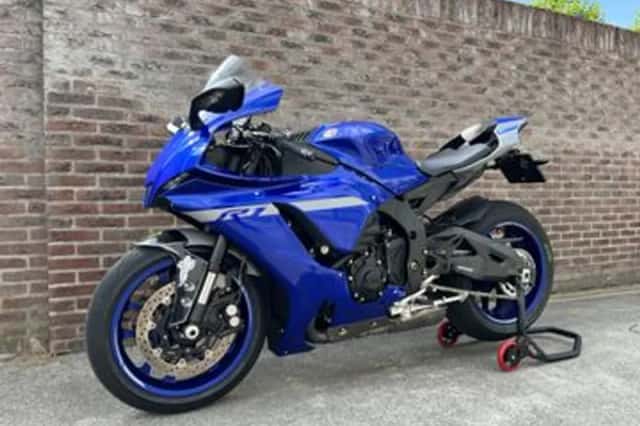 Yamaha YZF-R1 (2021) thumbnail 2