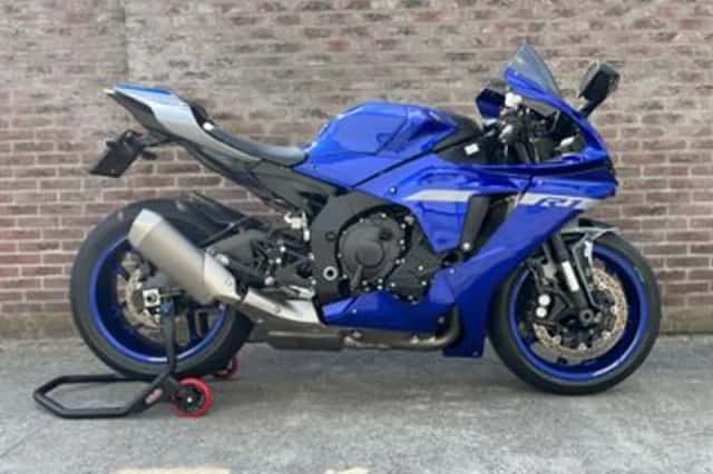 Yamaha YZF-R1 (2021) thumbnail 4