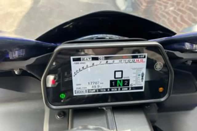 Yamaha YZF-R1 (2021) thumbnail 6
