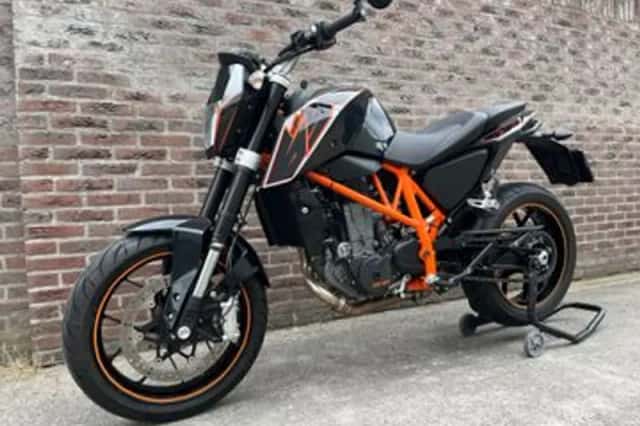 KTM 690 Duke (2016) thumbnail 2
