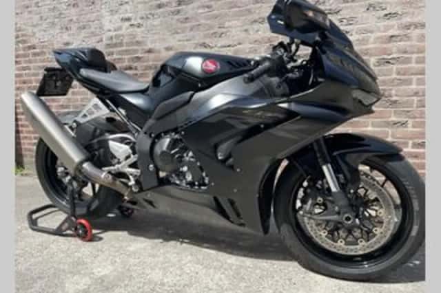 Honda CBR1000RR R Fireblade (2022) thumbnail 3