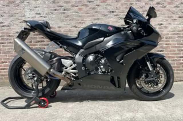 Honda CBR1000RR R Fireblade (2022) thumbnail 4