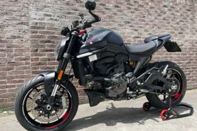 Ducati Monster 937 (2022) thumbnail 2