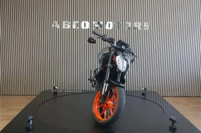 KTM 390 Duke (2021) thumbnail 3