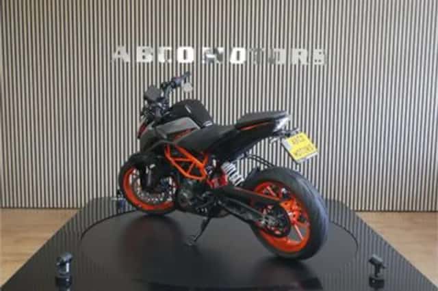 KTM 390 Duke (2021) thumbnail 6