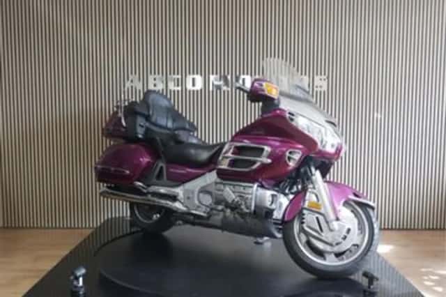 Honda GL 1800 Goldwing (2004) thumbnail 2