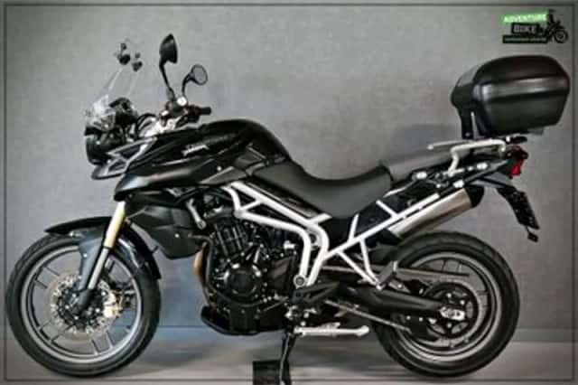 Triumph Tiger 800 (2011) thumbnail 1