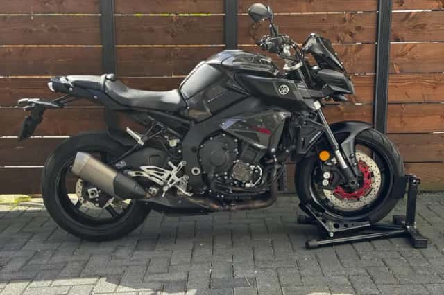 Yamaha MT-10 (2017) thumbnail 3