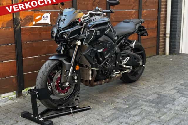 Yamaha MT-10 (2018) thumbnail 1