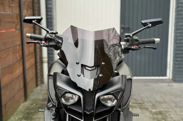 Yamaha MT-10 (2017) thumbnail 4