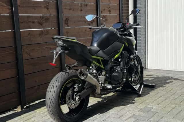 Kawasaki Z900 (2021) thumbnail 4