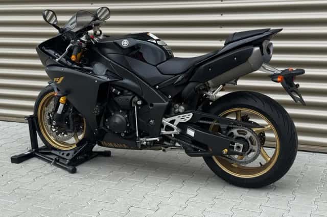 Yamaha YZF-R1 (2009) thumbnail 2