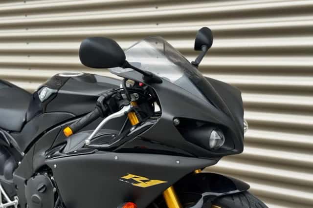 Yamaha YZF-R1 (2009) thumbnail 3