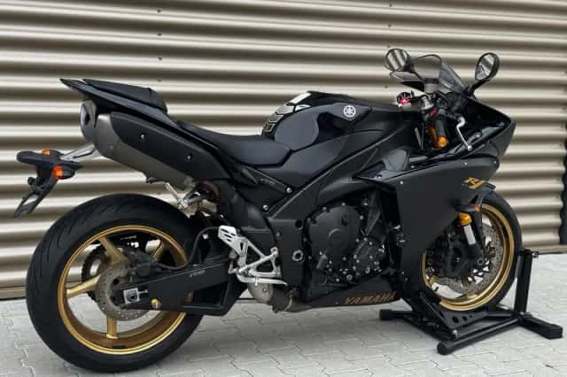 Yamaha YZF-R1 (2009) thumbnail 4