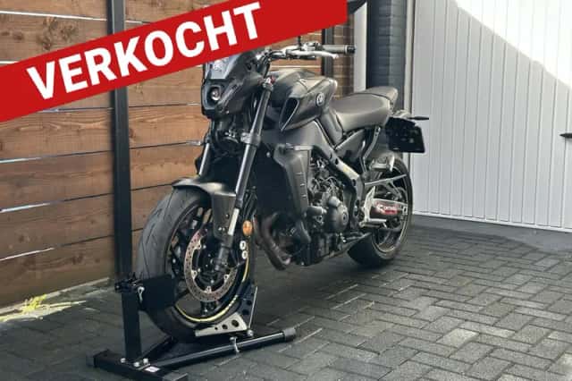 Yamaha MT-09 (2021) thumbnail 1
