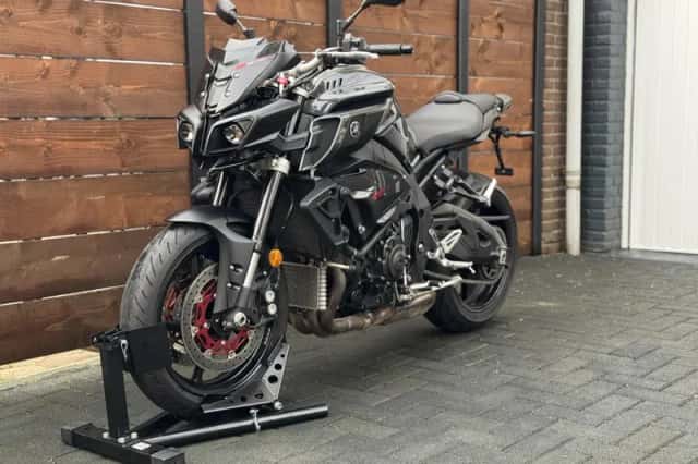 Yamaha MT-10 (2017) thumbnail 2