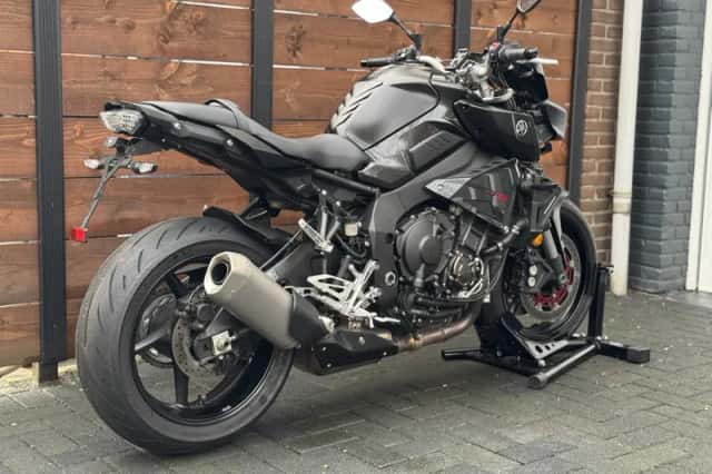 Yamaha MT-10 (2017) thumbnail 4