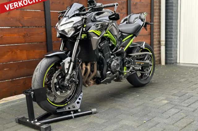 Kawasaki Z900 (0) thumbnail 1