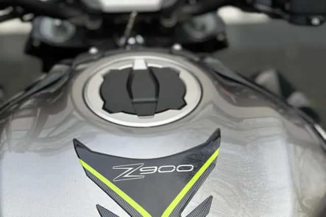 Kawasaki Z900 (0) thumbnail 4