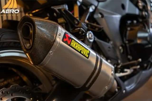 Kawasaki Z1000 (2010) thumbnail 4