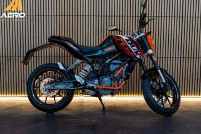 KTM 125 Duke (2015) thumbnail 3