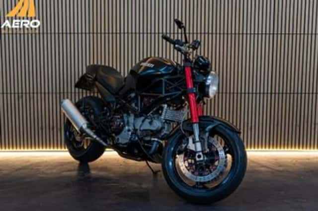Ducati M 1000 Monster (2004) thumbnail 1