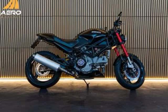 Ducati M 1000 Monster (2004) thumbnail 2