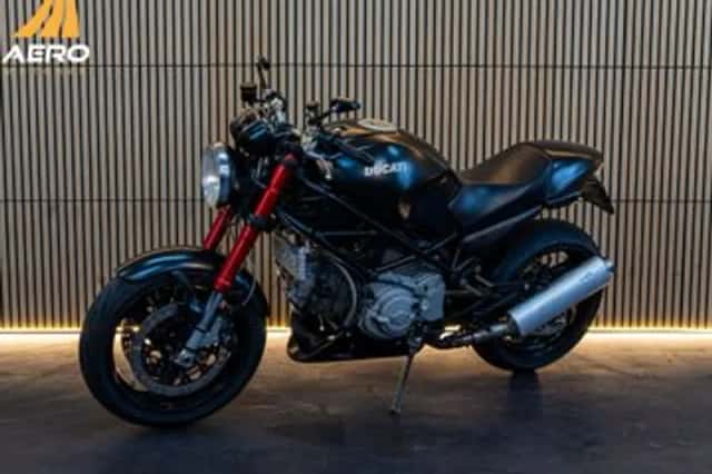 Ducati M 1000 Monster (2004) thumbnail 3