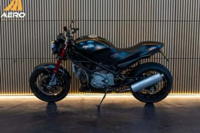 Ducati M 1000 Monster (2004) thumbnail 4