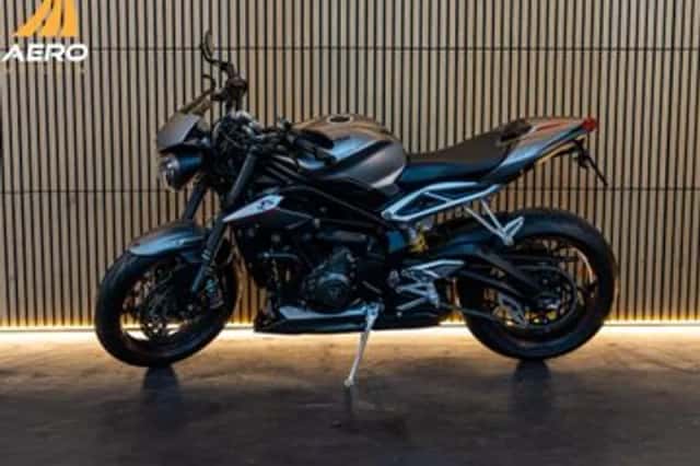 Triumph Street Triple RS (2017) thumbnail 4