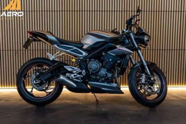 Triumph Street Triple RS (2017) thumbnail 5