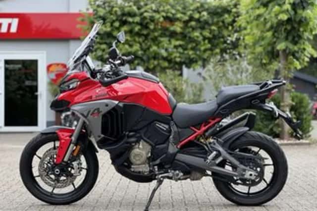Ducati Multistrada V4 S-Rader - Red (2025) thumbnail 3