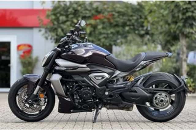Ducati Diavel V4 Xdiavel - Black Lava (2025) thumbnail 2