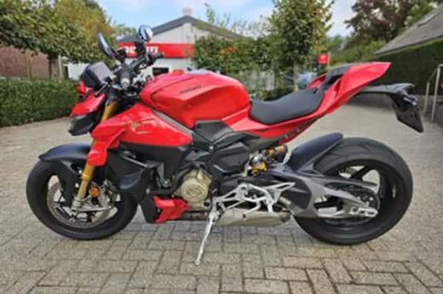 Ducati Streetfighter V4 S Red (2025) thumbnail 6