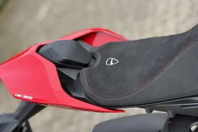 Ducati Panigale V4S (2018) thumbnail 6