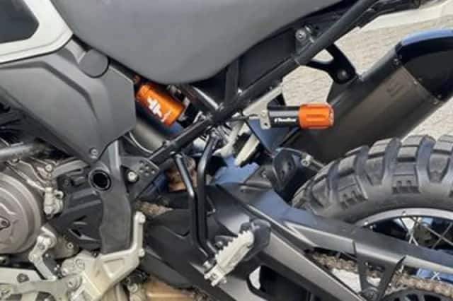 Ducati Desert X White (2023) thumbnail 5