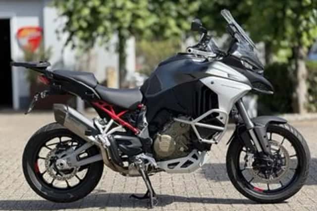 Ducati Multistrada V4S (2021) thumbnail 1