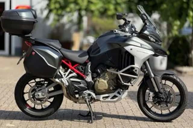 Ducati Multistrada V4S (2021) thumbnail 2