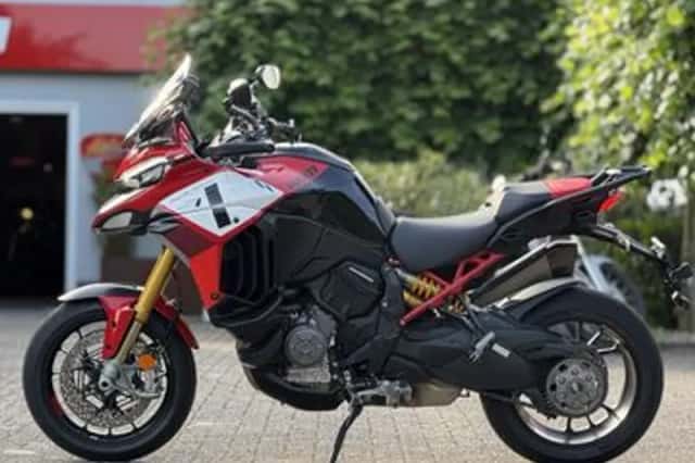 Ducati Multistrada V4 Pikes Peak (2022) thumbnail 2