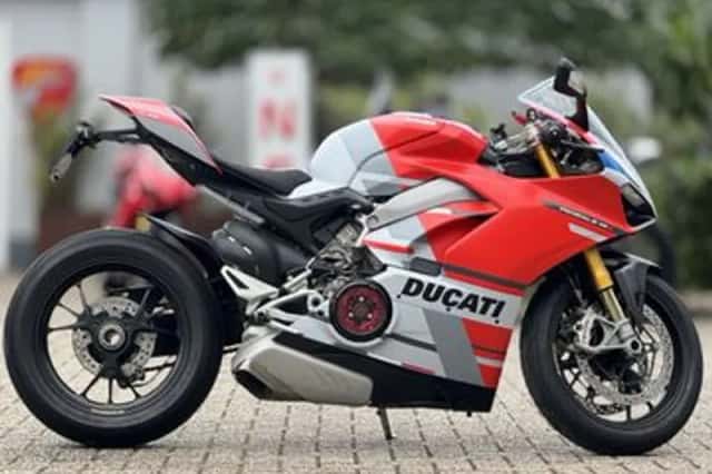 Ducati Panigale V4S Corse (2019) thumbnail 1