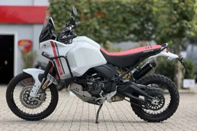 Ducati Desert X (2024) thumbnail 2