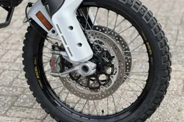 Ducati Desert X (2024) thumbnail 6