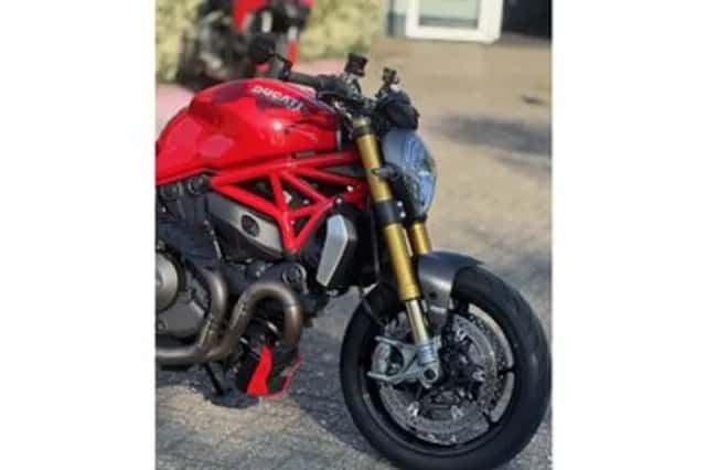Ducati Monster 1200 S (2016) thumbnail 4