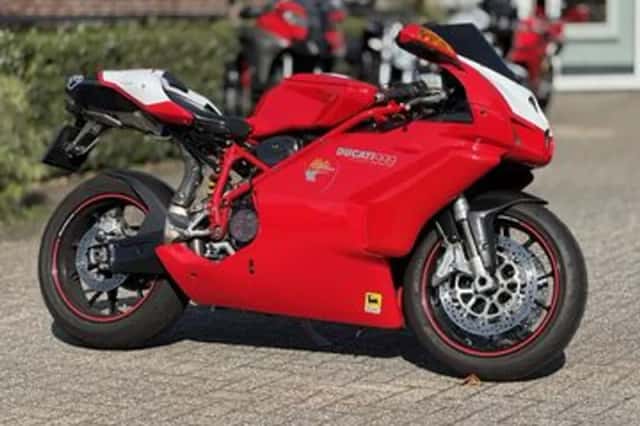 Ducati 999 (2005) thumbnail 1