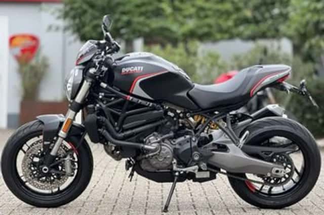 Ducati Monster 821 Dark (2020) thumbnail 2