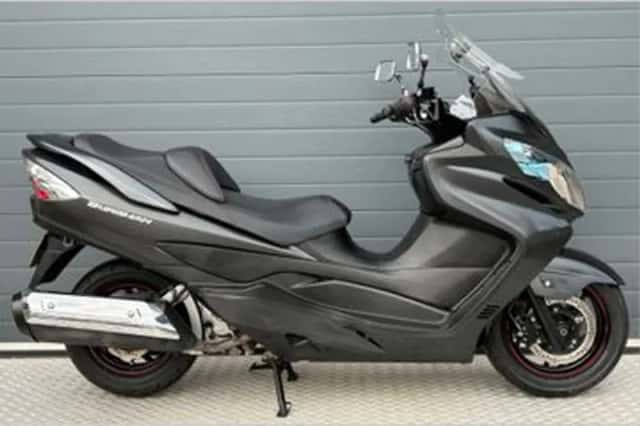 Suzuki AN 400 BURGMAN ABS (2015) thumbnail 2