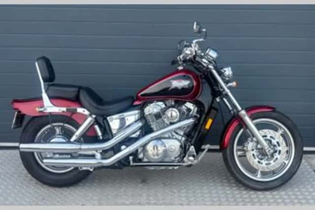 Honda VT 1100 (1994) thumbnail 1